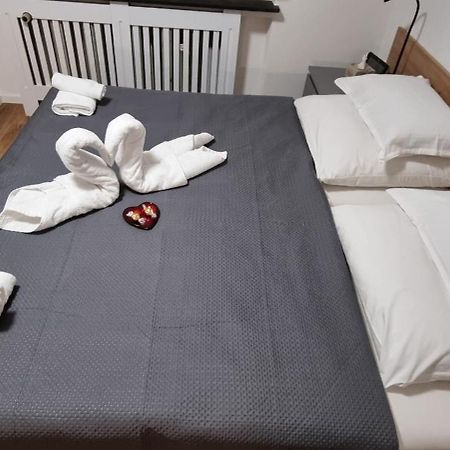 Studio Apartment Naehe S-Bahn Inklusive Parkplatz Oberesslingen Екстериор снимка